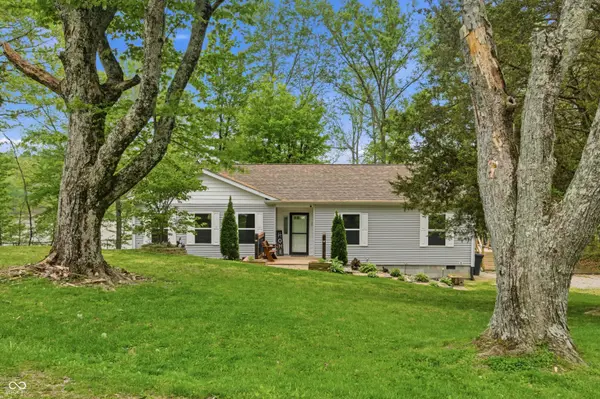 9082 Axsom Branch RD, Nashville, IN 47448