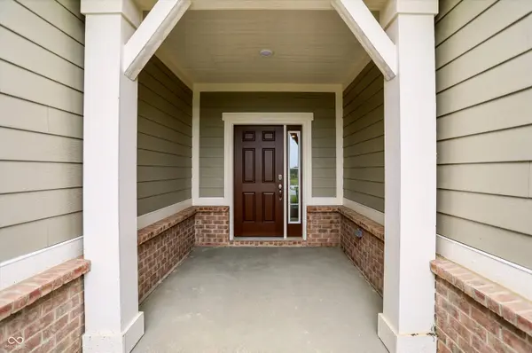 6736 Thresher PASS, Mccordsville, IN 46055