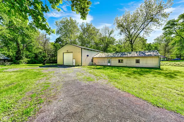 8740 Huggin Hollow RD, Martinsville, IN 46151