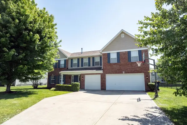 2385 S Moeller CIR, New Palestine, IN 46163
