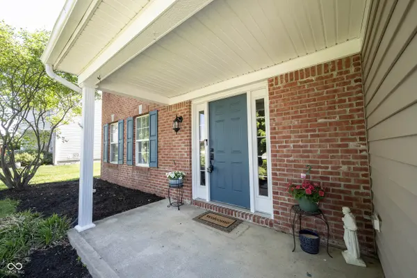 2385 S Moeller CIR, New Palestine, IN 46163