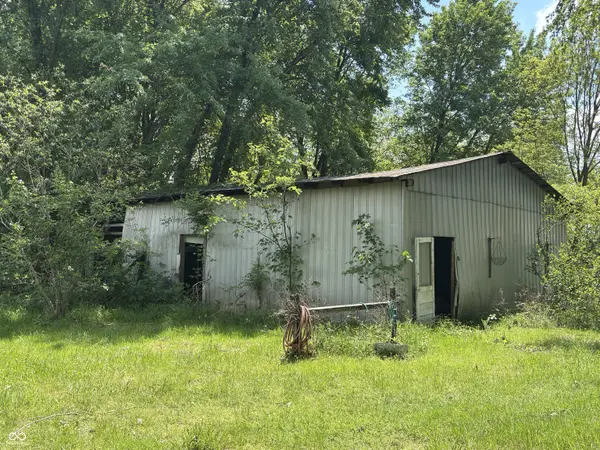 8995 S County Road 825 E, Austin, IN 47102