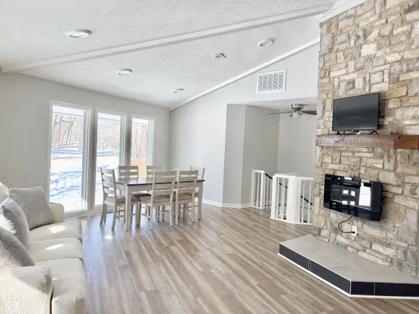50 Woodlawn VLG, Mitchell, IN 47446