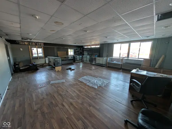 524 S Scatterfield RD, Anderson, IN 46012