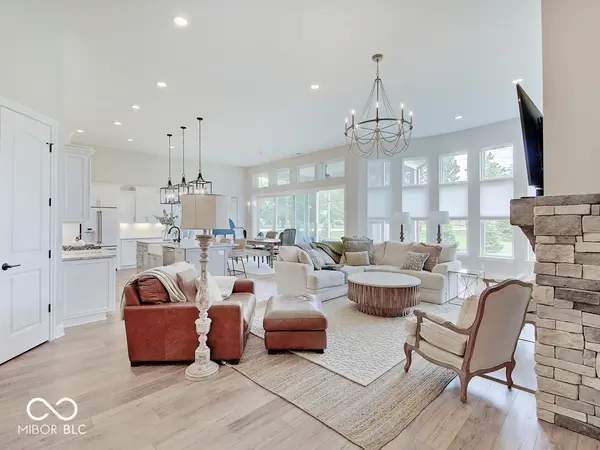 4358 Eagleridge LN, Zionsville, IN 46077