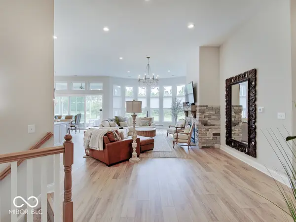 4358 Eagleridge LN, Zionsville, IN 46077