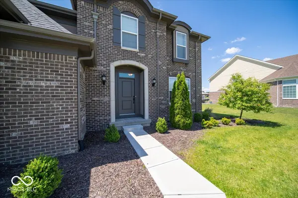 1402 Hove DR, Greenwood, IN 46143