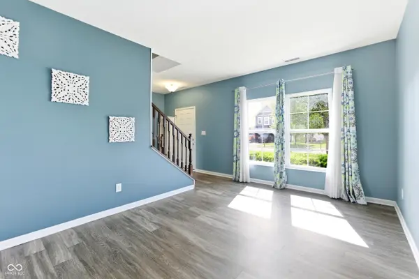 8701 N Dresden DR, Mccordsville, IN 46055