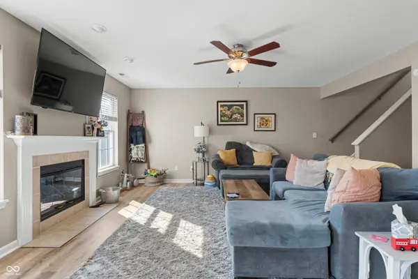 3699 Limelight LN, Whitestown, IN 46075