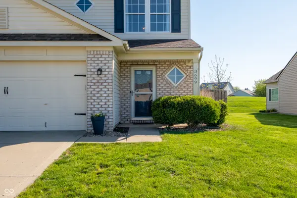 3699 Limelight LN, Whitestown, IN 46075