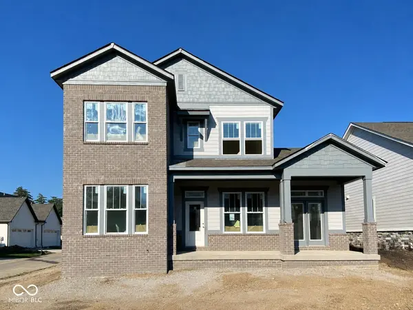 6082 Salisbury ST, Zionsville, IN 46077