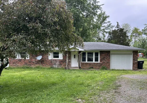 1720 E Lois LN, North Vernon, IN 47265