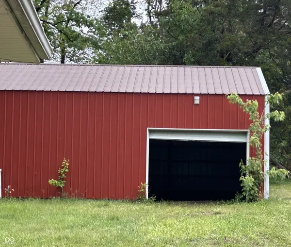 1720 E Lois LN, North Vernon, IN 47265