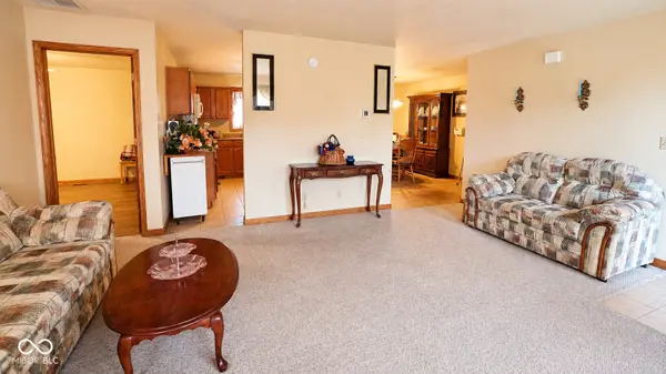 210 Bishop DR, Seymour, IN 47274