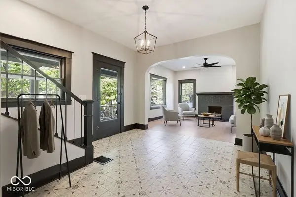 875 Woodruff Place Middle DR, Indianapolis, IN 46201