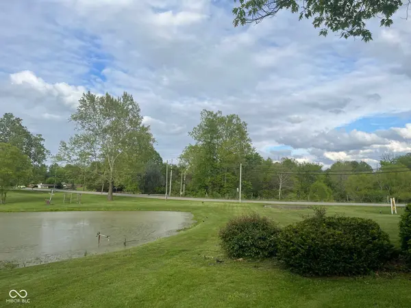 382 E Lakeview DR, Nineveh, IN 46164