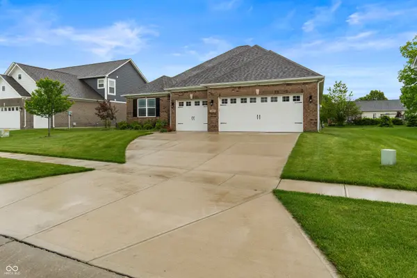 1697 Pelham DR, Greenwood, IN 46143