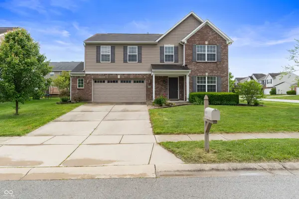 5415 Misthaven LN, Greenwood, IN 46143