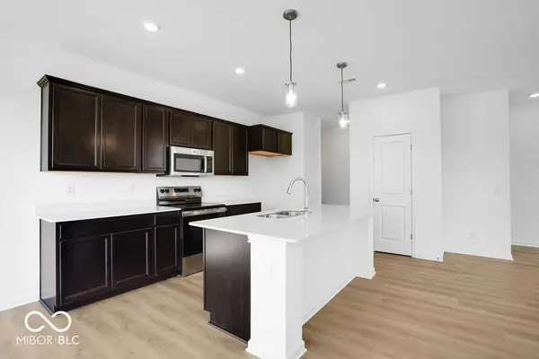 11131 Dressage WAY, Indianapolis, IN 46239