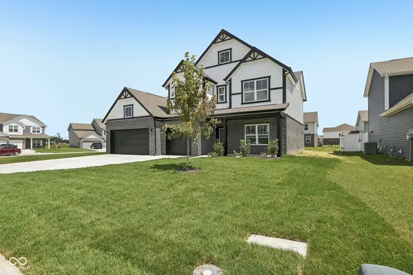 100 Ames DR, Whiteland, IN 46184