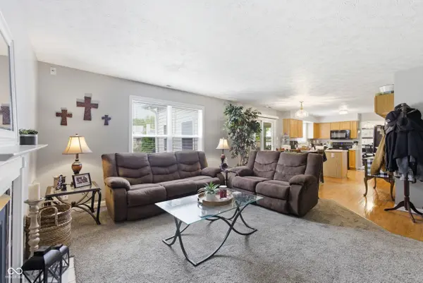 190 Springwood DR, Avon, IN 46123