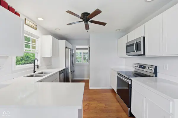 312 Jefferson VLY, Coatesville, IN 46121