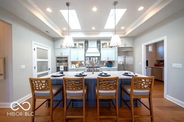 7086 Yosemite DR, Zionsville, IN 46077