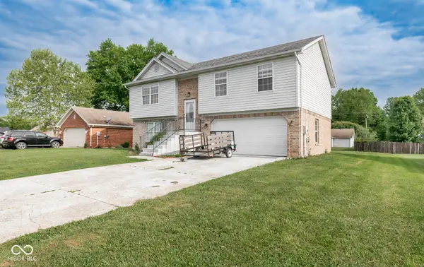1365 Kristina CT, Scottsburg, IN 47170