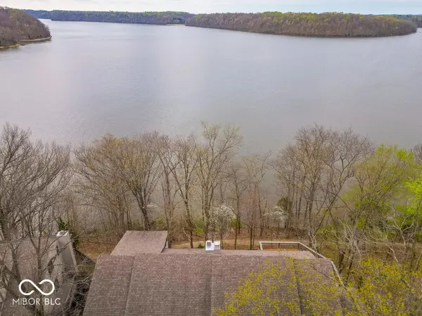 2060 E Waters Edge DR, Bloomington, IN 47401