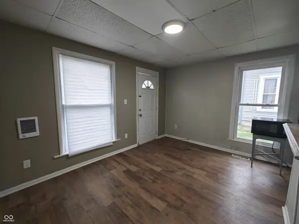 106 W Pennsylvania ST, Shelbyville, IN 46176