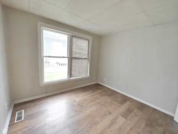 106 W Pennsylvania ST, Shelbyville, IN 46176