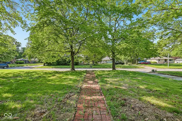 1230 Kessler Boulevard East DR, Indianapolis, IN 46220