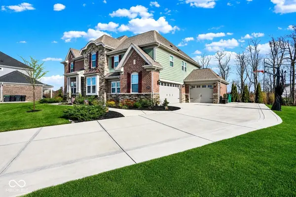 5683 Oakmont BLVD, Bargersville, IN 46106