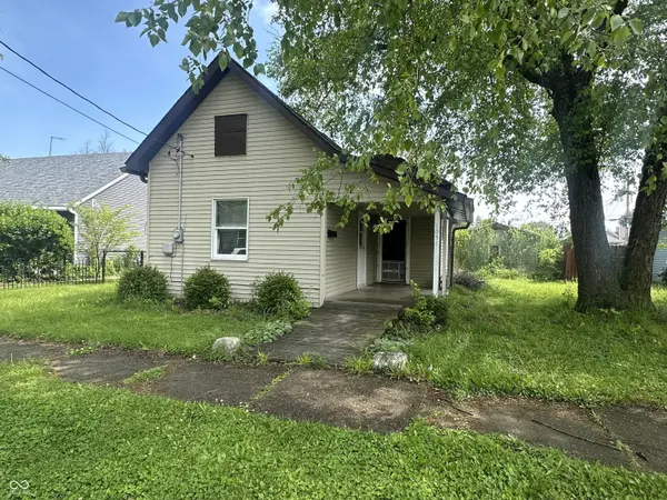 1051 John ST, Frankfort, IN 46041