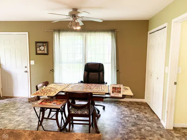 1873 S Lee Kay DR, Rockville, IN 47872