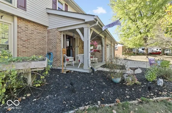 915 Edgehill LN, Anderson, IN 46012