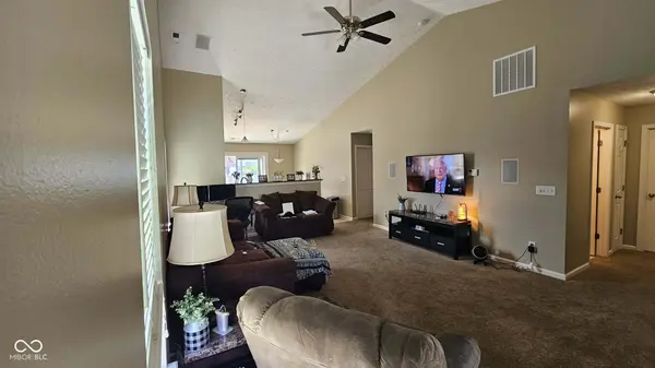 6192 N Woodhaven DR, Mccordsville, IN 46055
