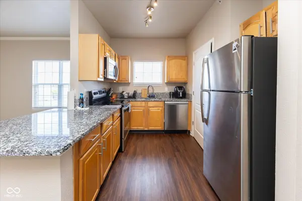 12926 University CRES #2C, Carmel, IN 46032