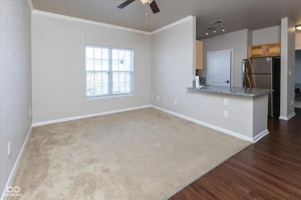 12926 University CRES #2C, Carmel, IN 46032