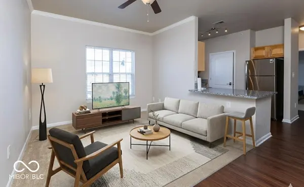 12926 University CRES #2C, Carmel, IN 46032