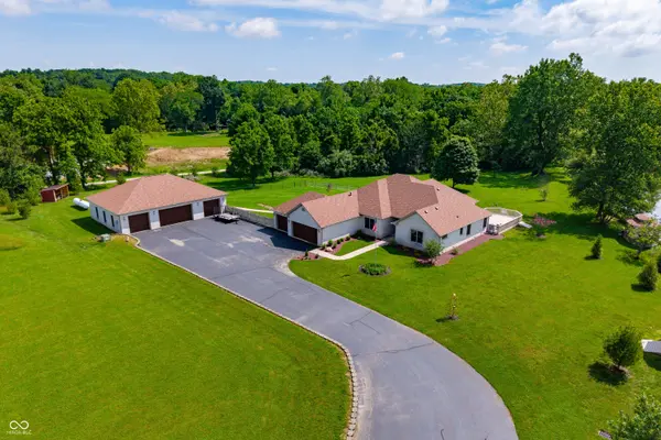 6861 S Nineveh RD, Trafalgar, IN 46181