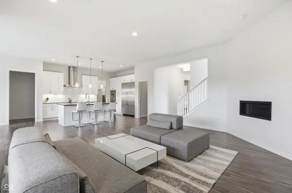 1358 Avondale DR, Westfield, IN 46074