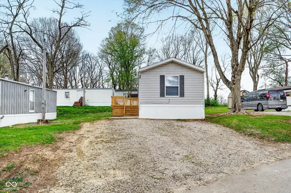 48 Echo Lake W DR, Mooresville, IN 46158