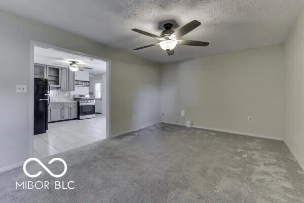 18 Maple DR, Bargersville, IN 46106