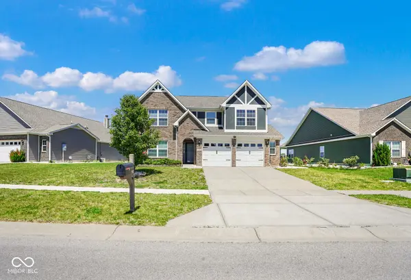 992 Cherry Tree LN, Greenwood, IN 46143