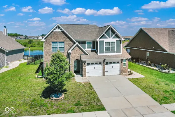 992 Cherry Tree LN, Greenwood, IN 46143