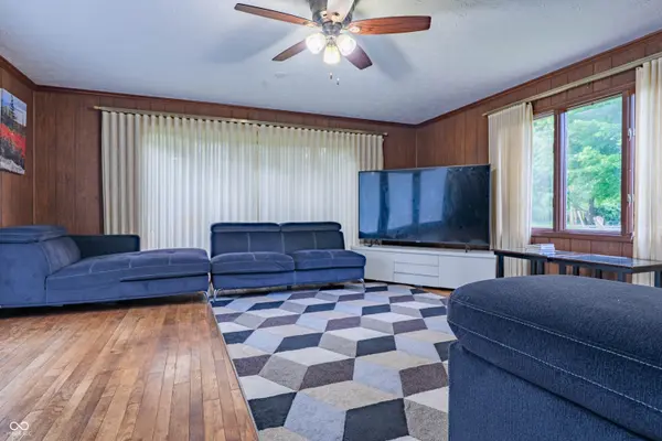 202 Meander WAY, Greenwood, IN 46142