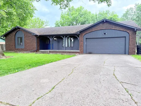 202 Meander WAY, Greenwood, IN 46142