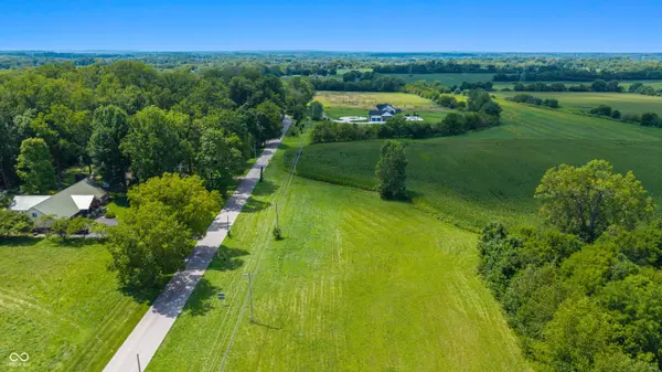 6050 W Smokey Row RD, Greenwood, IN 46143