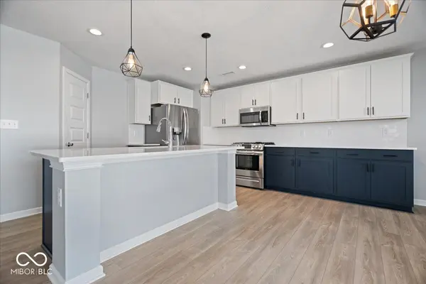 13194 N Landing CIR E, Camby, IN 46113